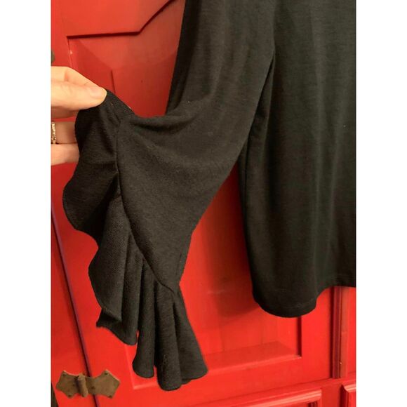 Banana Republic Size Small Black Ruffle Sleeve Lightweight Soft Sweater EUC - Picture 3 of 3